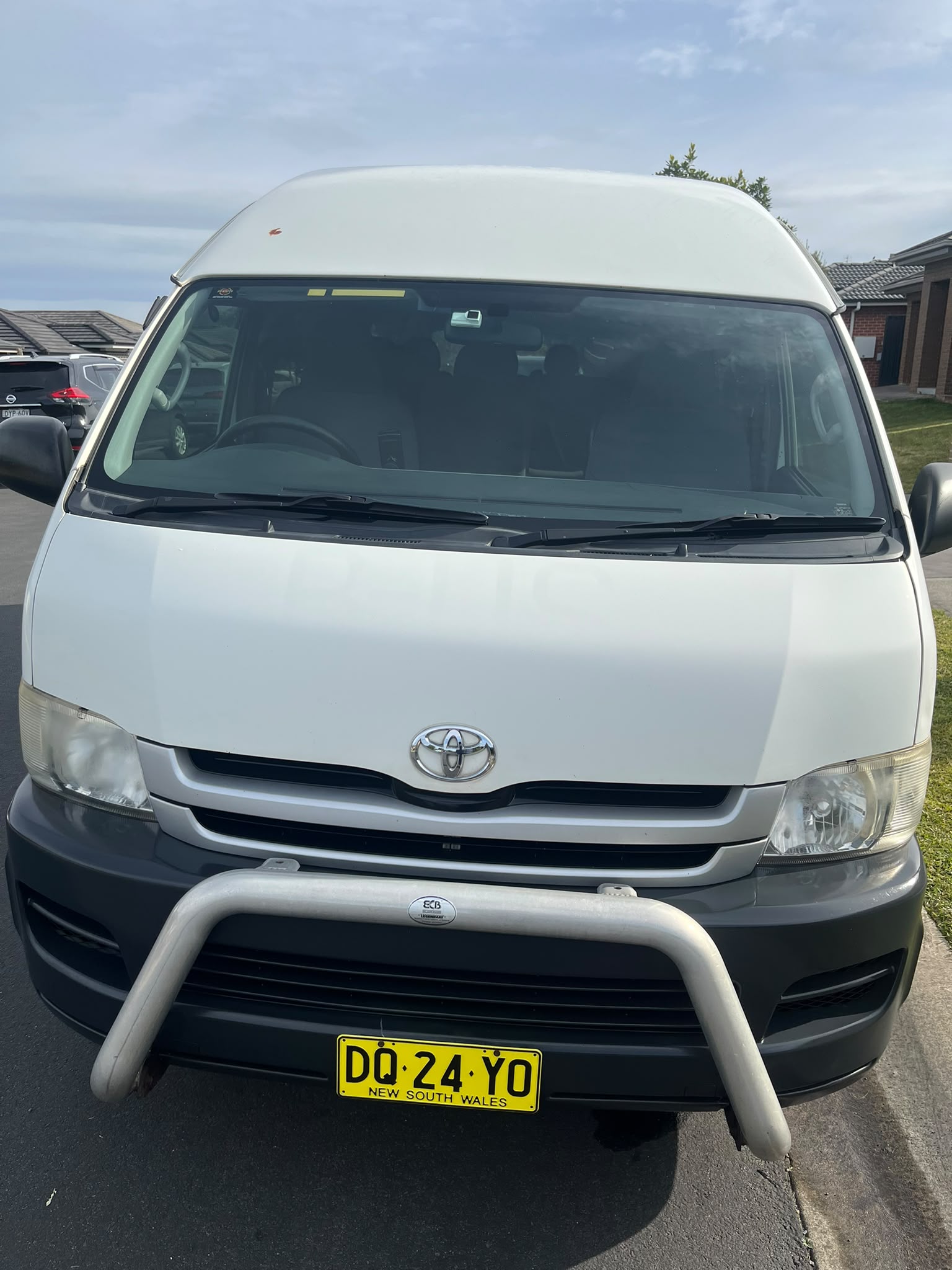 Toyota HiAce photo 9